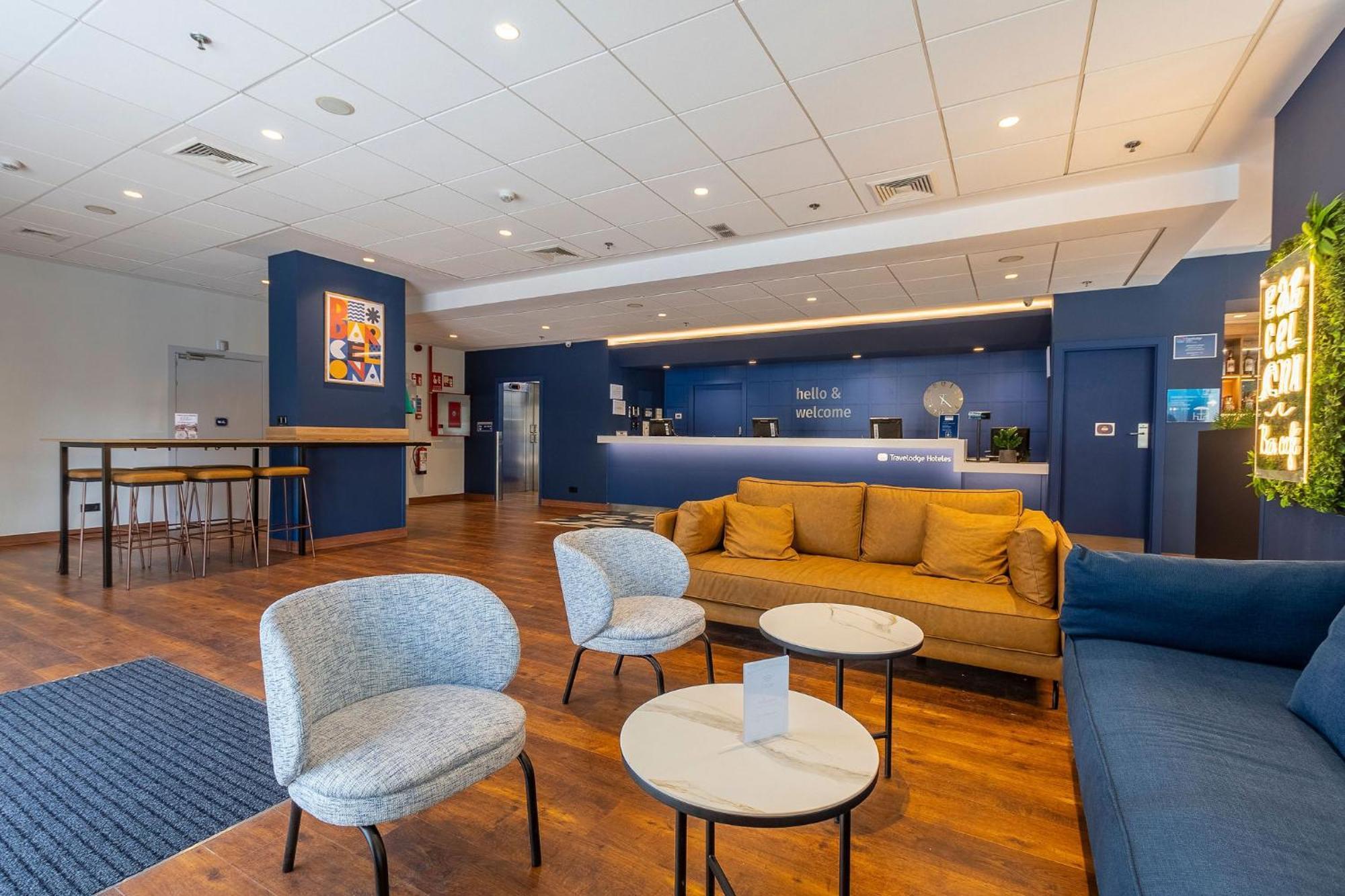 Travelodge Barcelona Poblenou — Fotos 1